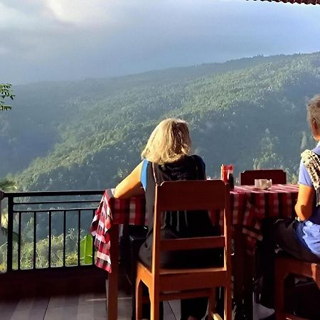 Aris Homestay And Warung Made Мундук Экстерьер фото