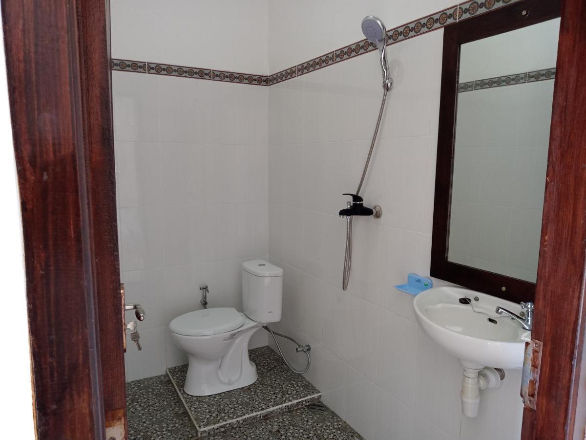 Aris Homestay And Warung Made Мундук Экстерьер фото