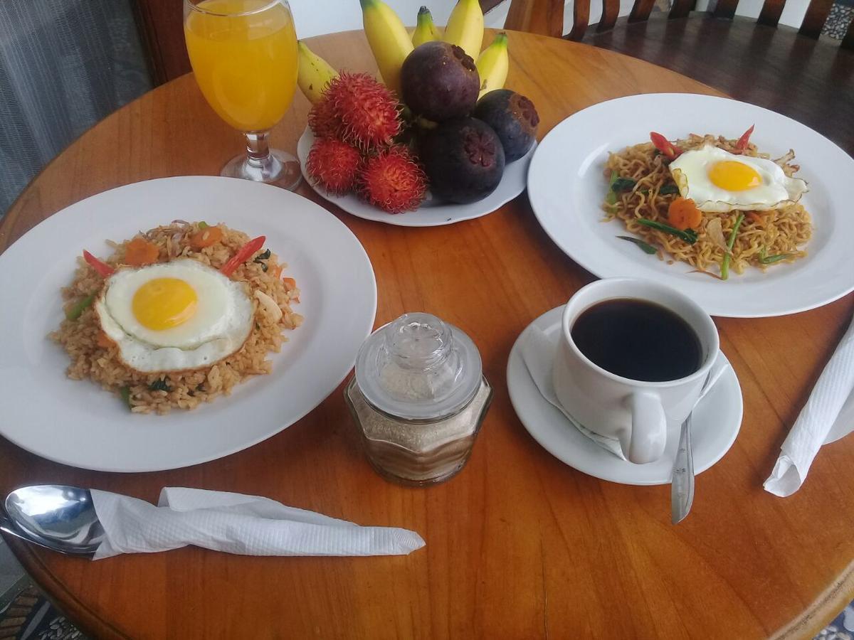 Aris Homestay And Warung Made Мундук Экстерьер фото