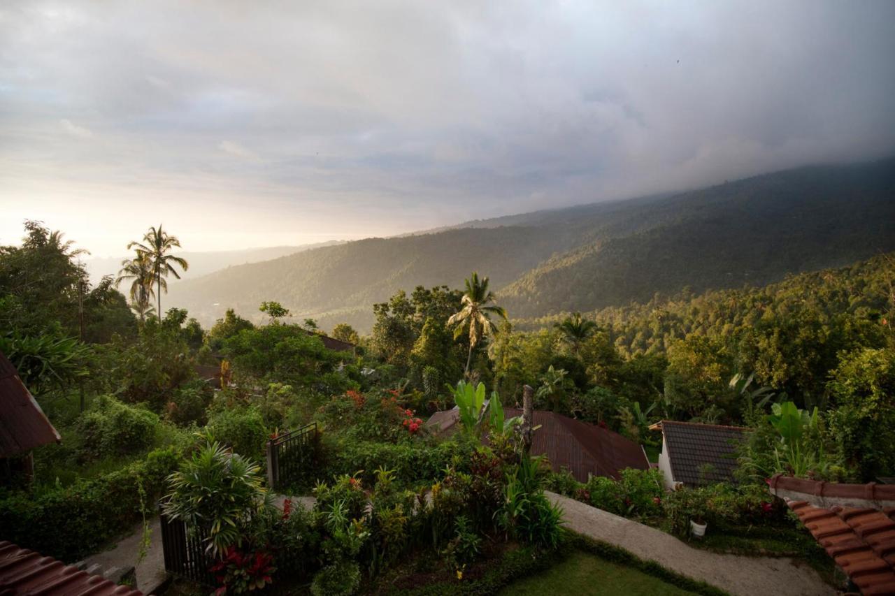 Aris Homestay And Warung Made Мундук Экстерьер фото